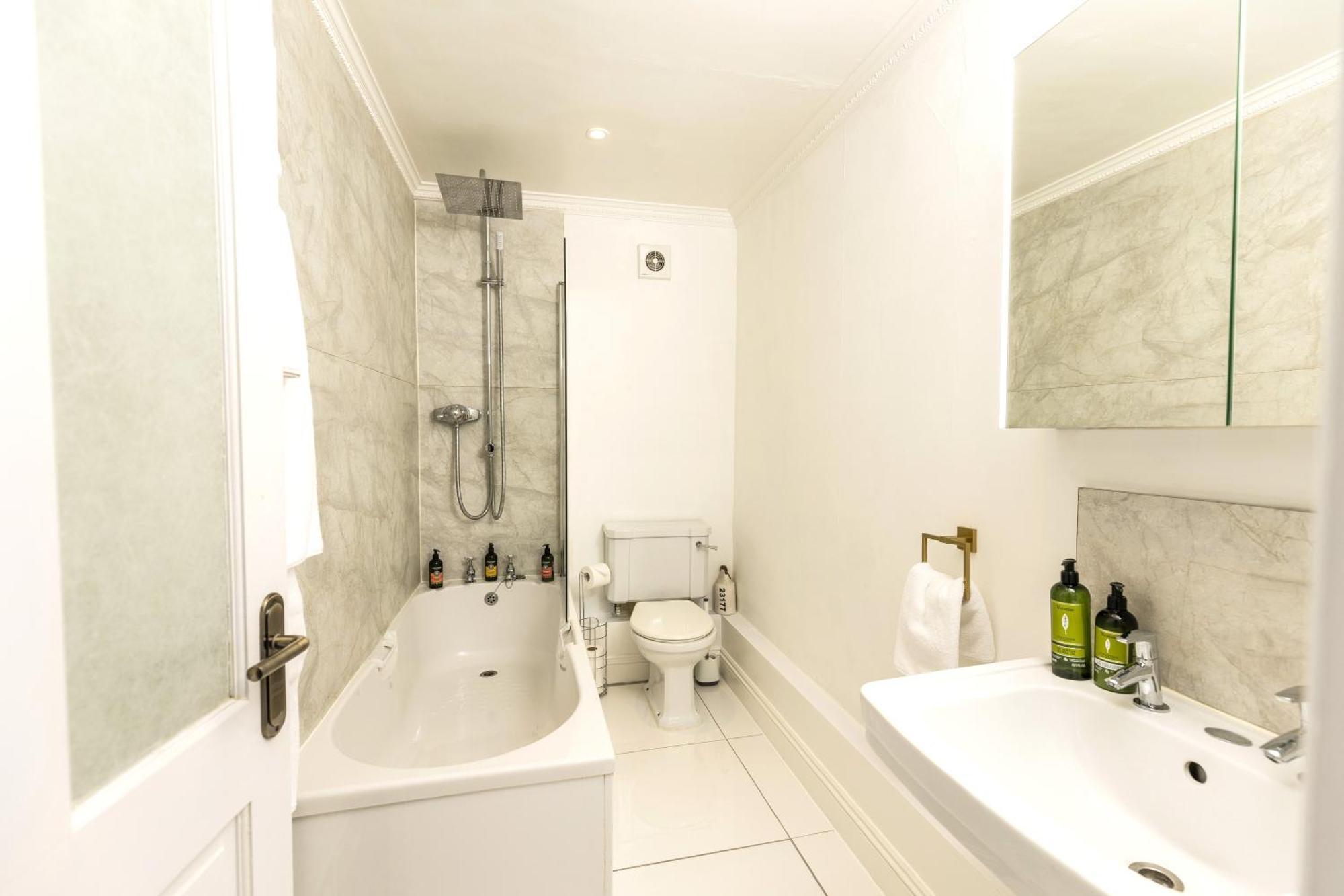 10 Sydenham - By Luxury Apartments Cheltenham Kültér fotó